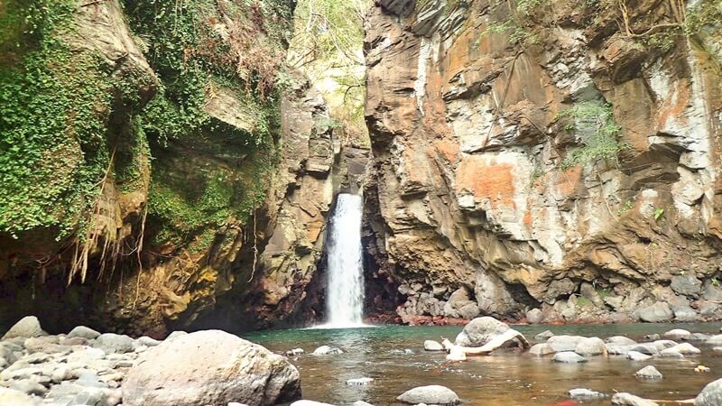 Enjoying the Natural Enchantment of the Barak Wall Waterfall