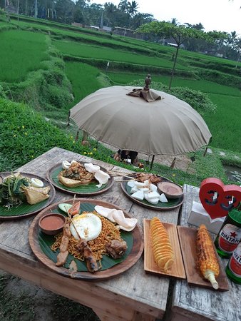Enjoy Delicious Culinary at Green Kubu Cafe