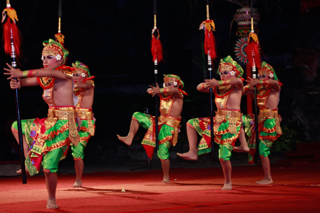 Traditional Balinese Line Dance Has Its Own Uniqueness